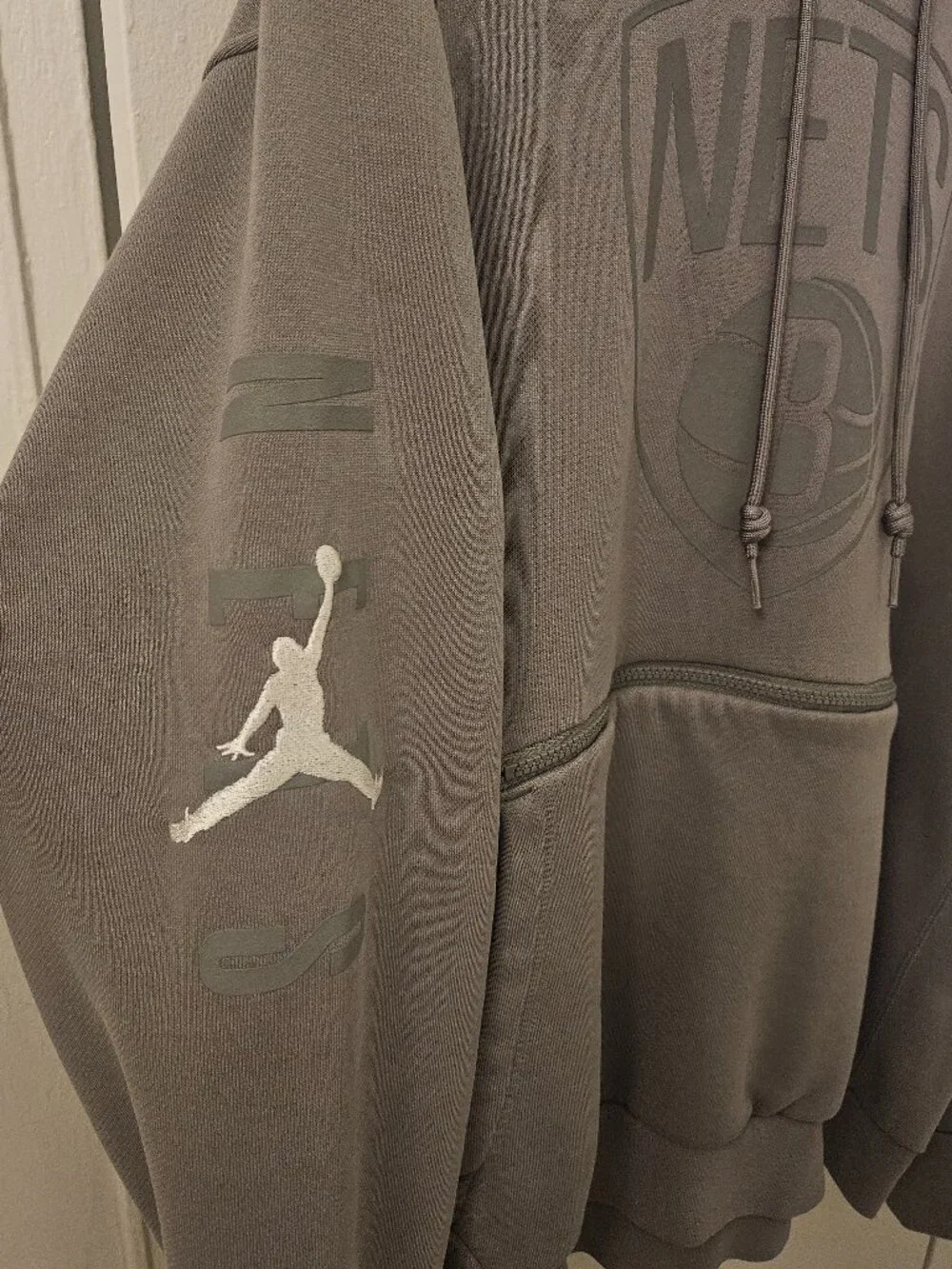Jordan Brooklyn Nets Hoodie & Pants Set NBA 75th Anniversary Sz XL. Cool Grey